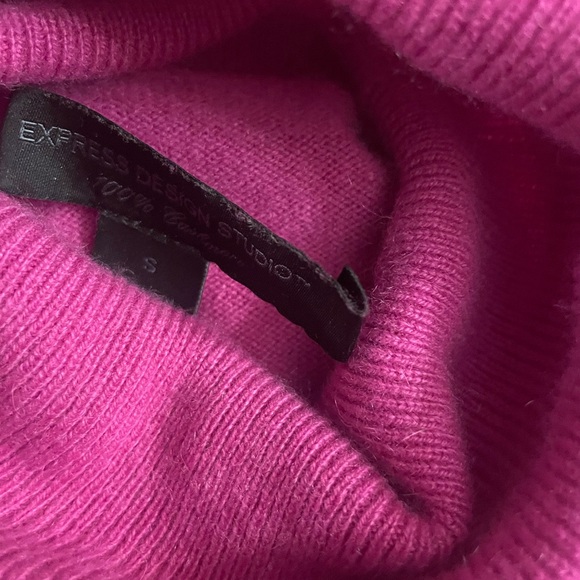 Express Pink 100% Cashmere Turtleneck Sweater Small Soft Lightweight Knit READ - Picture 8 of 9